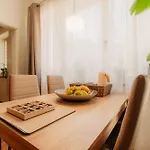 Paulidrei Apartment *